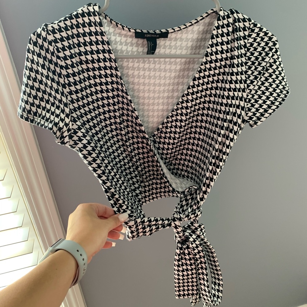 ⚡️SALE⚡️ tie front top